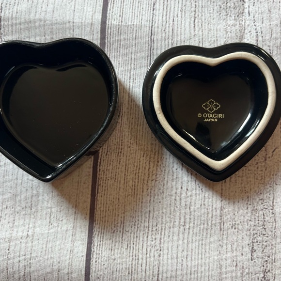 Vintage Otagiri Japan Unicorn Heart Lidded Trinket Box Porcelain Black Gold - Picture 2 of 5
